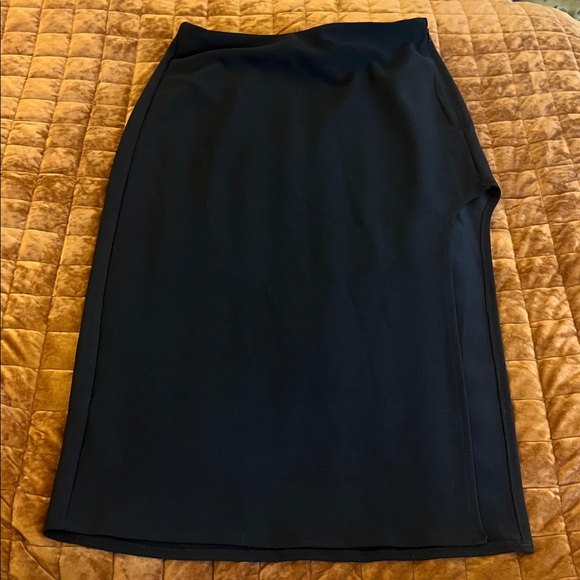 Abercrombie & Fitch Dresses & Skirts - Abercrombie & Fitch Classic Black Pencil Skirt